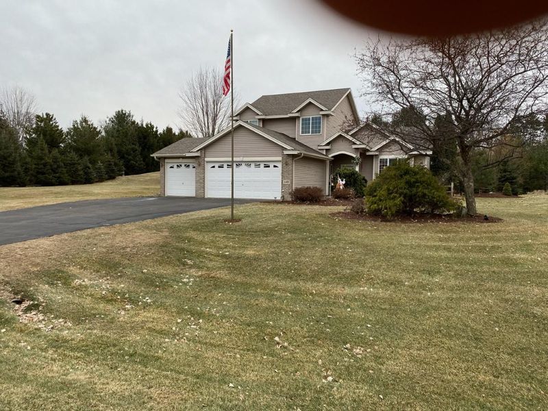 6481 262nd St, Wyoming, MN 55092