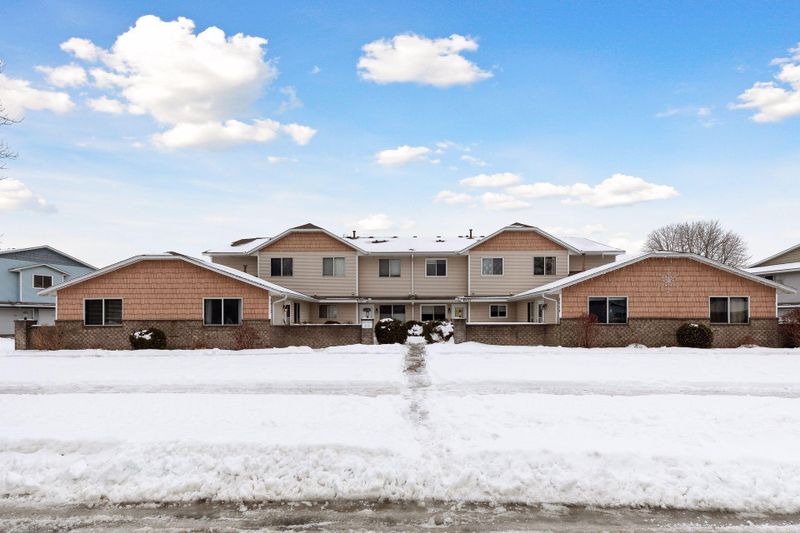 8417 S Pond Trl, Champlin, MN 55316