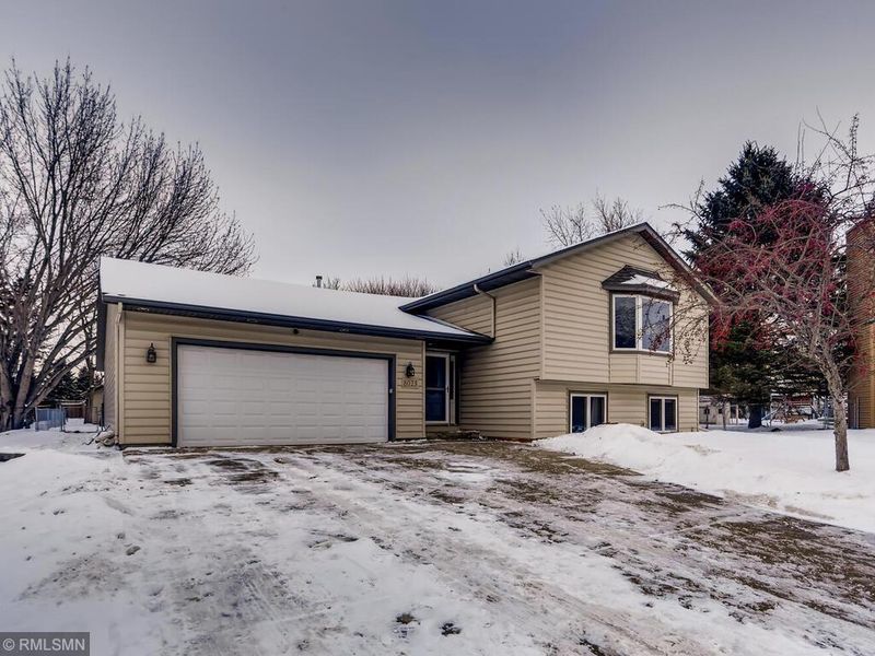 8023 Jergen Ave S, Cottage Grove, MN 55016