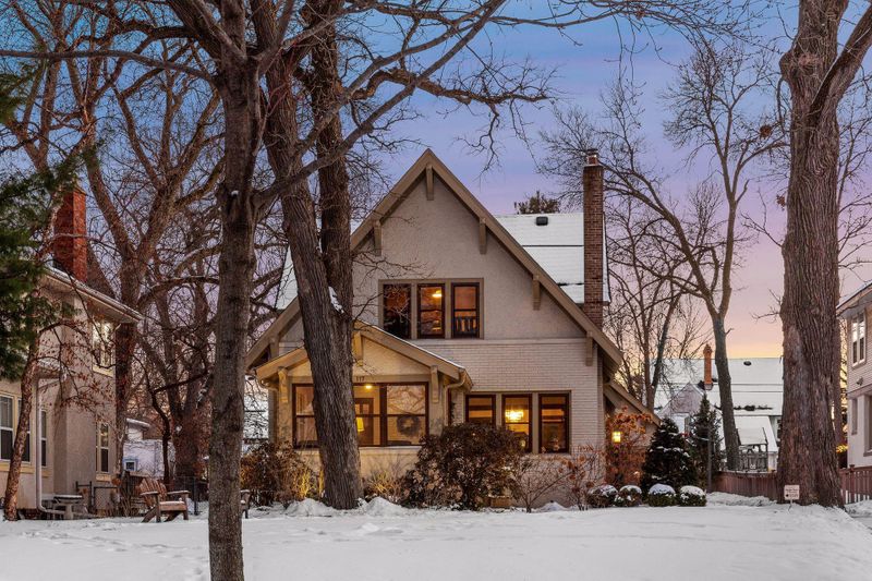 117 Rustic Lodge W, Minneapolis, MN 55419