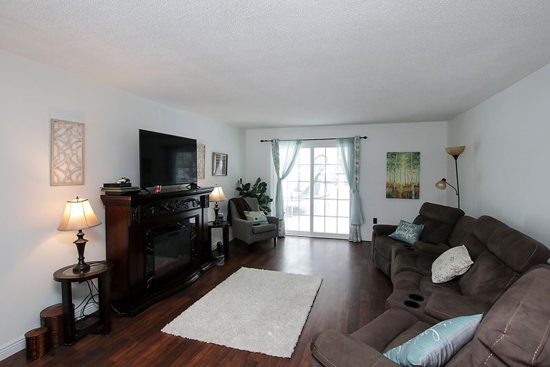 211 Libra Ave E, Cosmos, MN 56228