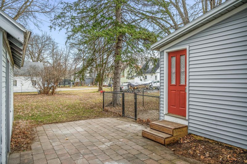 111 6th Ave NW, Faribault, MN 55021