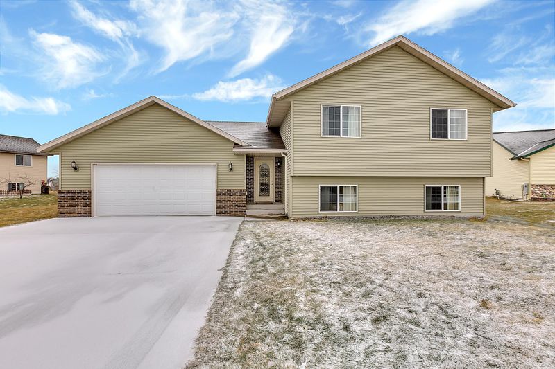 413 7th Ave SW, Rice, MN 56367