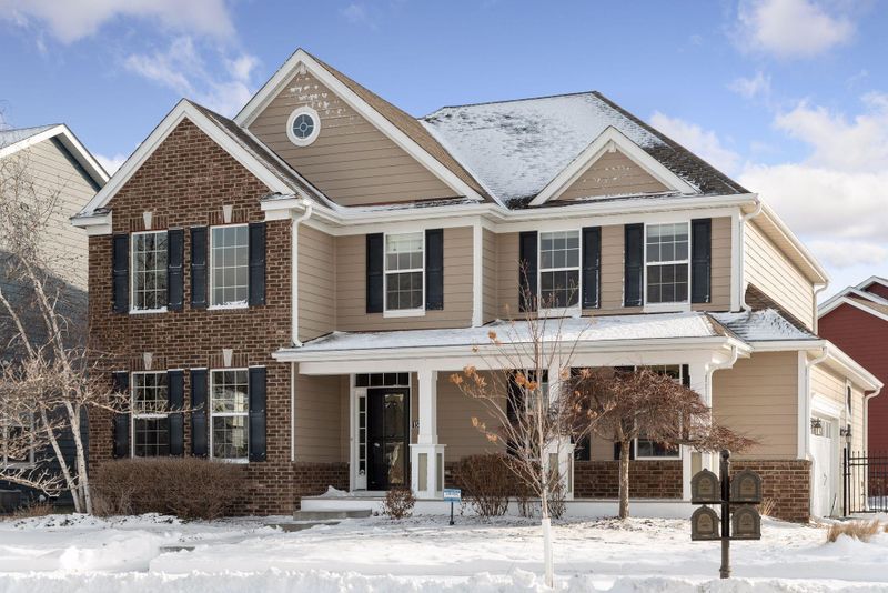 15846 Cobblestone Lake Pw, Apple Valley, MN 55124