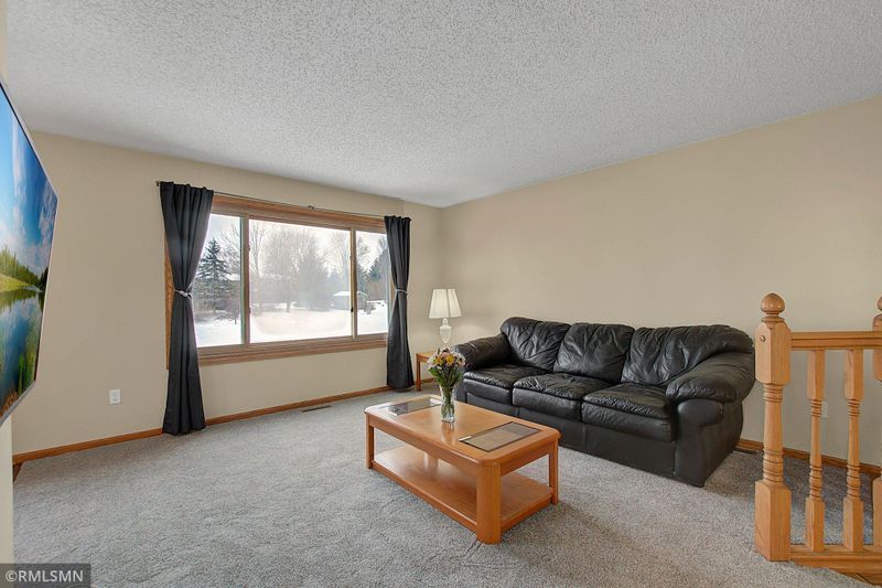580 Independence Ave, Chaska, MN 55318