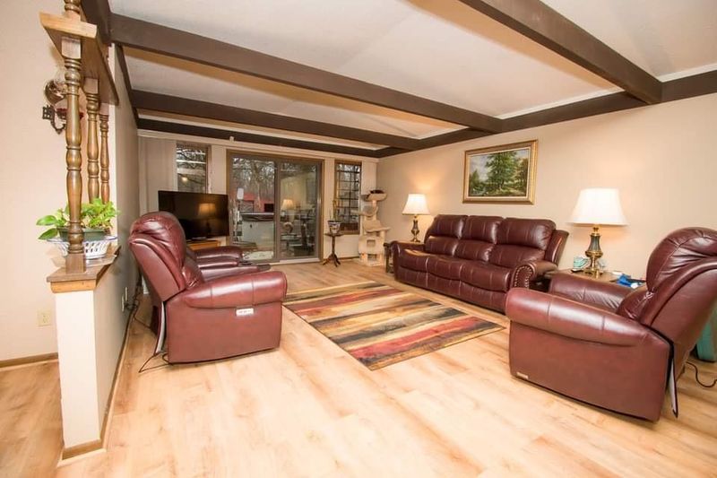 681 Red Oak Dr, Big Lake, MN 55309
