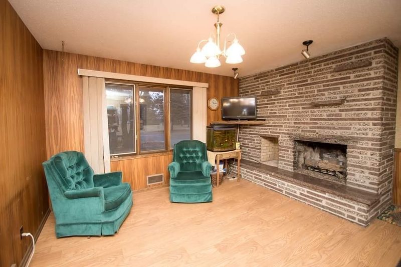 681 Red Oak Dr, Big Lake, MN 55309