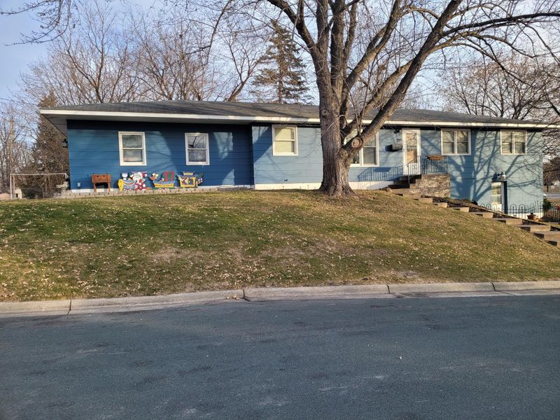 897 Walnut St, Hastings, MN 55033