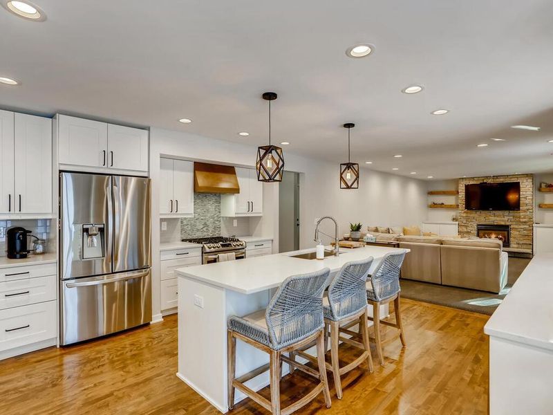 8733 Westmoreland Ln, Saint Louis Park, MN 55426