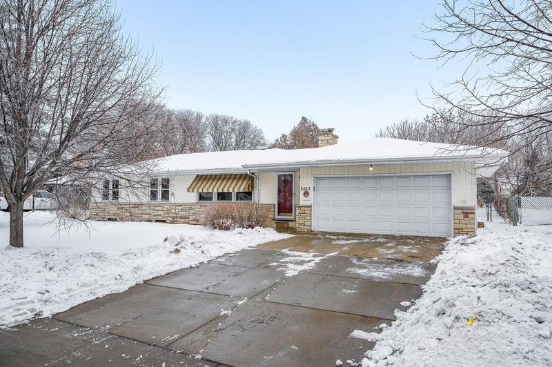 3613 Silver Lake Rd NE, Saint Anthony, MN 55418