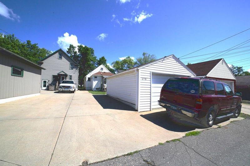 618 15th St N, Virginia, MN 55792