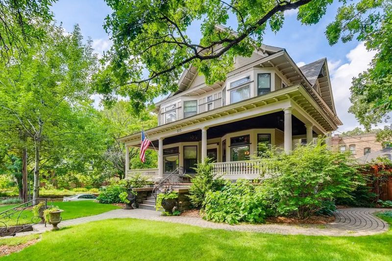615 Lincoln Ave, Saint Paul, MN 55102