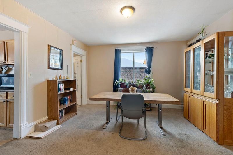832 Jessamine Ave E, Saint Paul, MN 55106