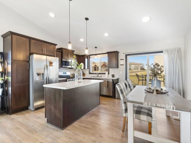 124 Bluff Ln, Dundas, MN 55019