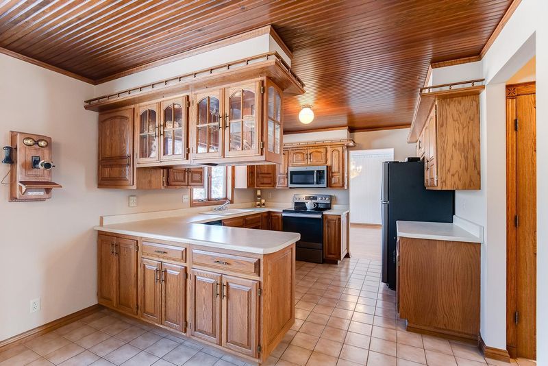 7860 64th St N, Pine Springs, MN 55115