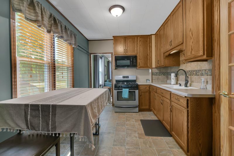336 Cossairt Ave W, Eden Valley, MN 55329