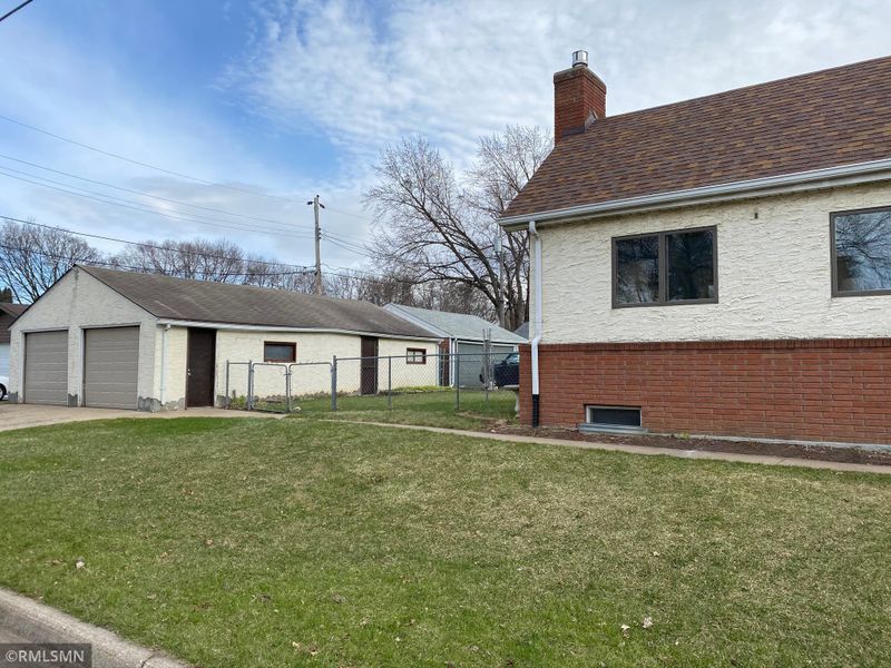 1004 Sperl St, West Saint Paul, MN 55118