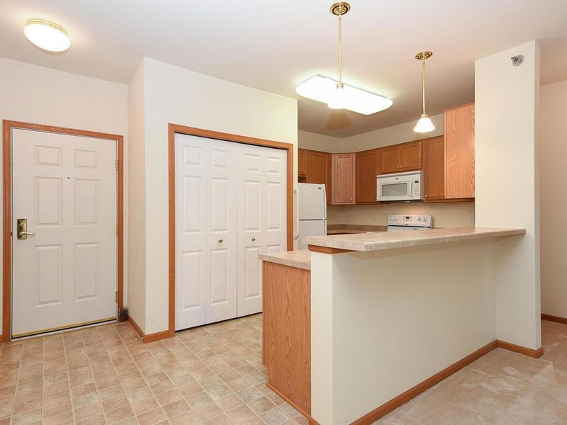 8200 W 33rd St #308, Saint Louis Park, MN 55426