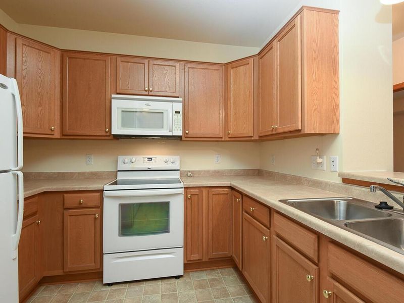 8200 W 33rd St #308, Saint Louis Park, MN 55426