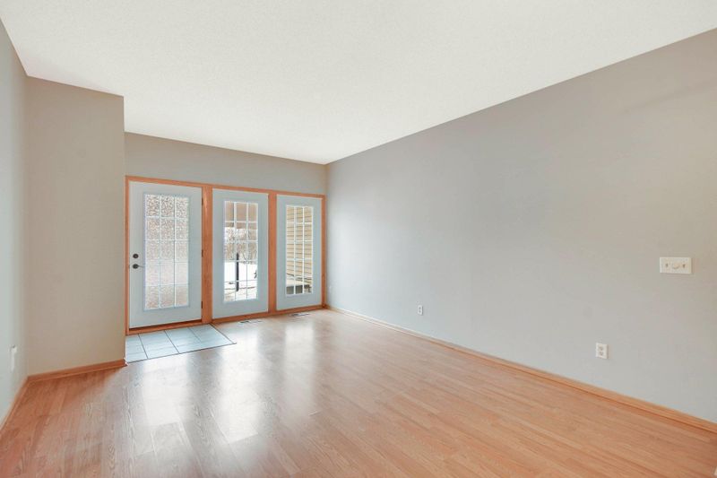 4096 Meadowlark Curve, Eagan, MN 55122