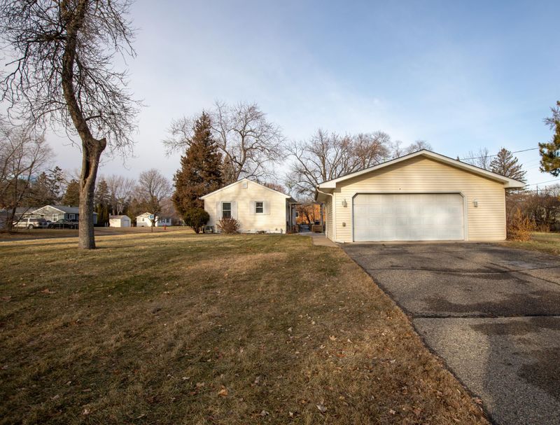 9141 Oakland Ave S, Bloomington, MN 55420