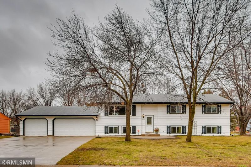 9802 129th Ave N, Champlin, MN 55316