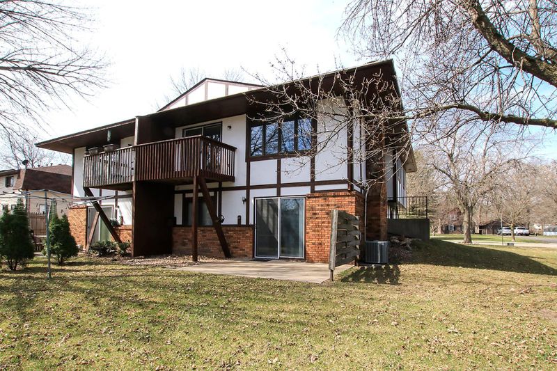 433 School Rd NW, Hutchinson, MN 55350
