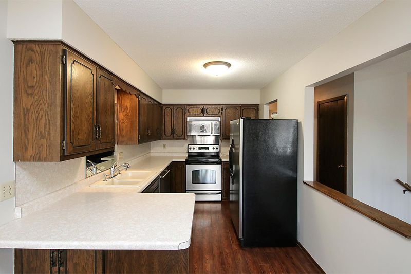 433 School Rd NW, Hutchinson, MN 55350