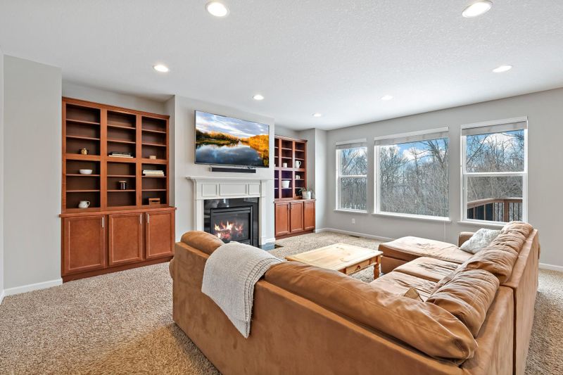 8075 Ridge Rd, Victoria, MN 55386