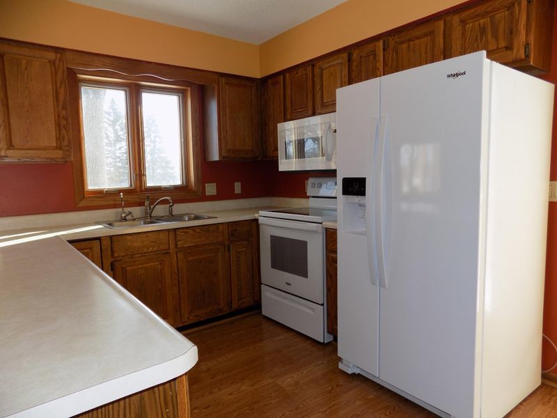 518 Rona Ct, Fairmont, MN 56031