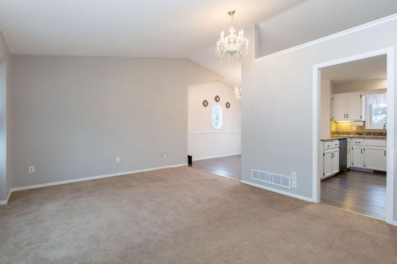 9145 Florida Ave N, Brooklyn Park, MN 55445