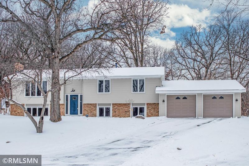 207 Belmont Ct, Apple Valley, MN 55124