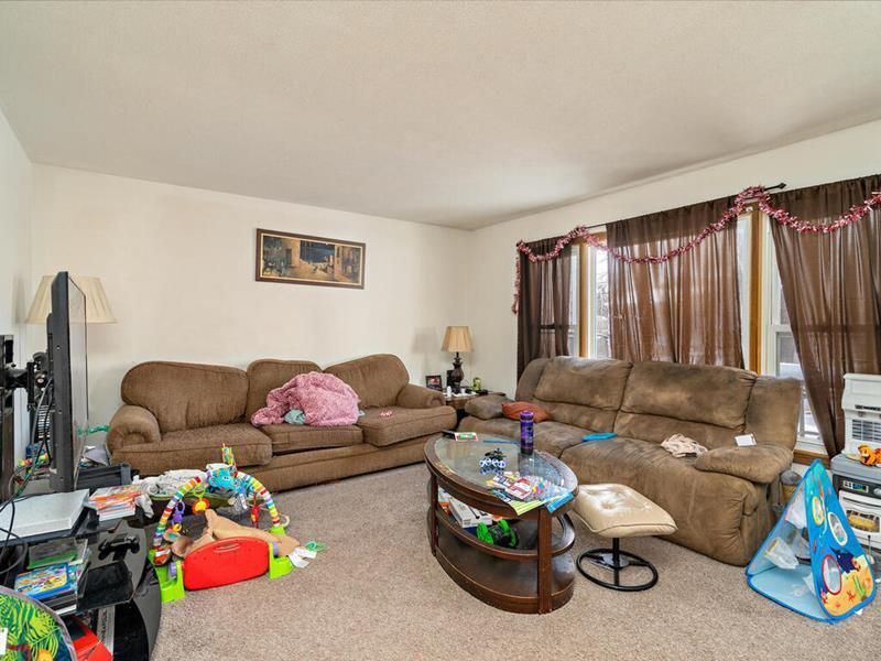9762 Penn Ave S, Bloomington, MN 55431