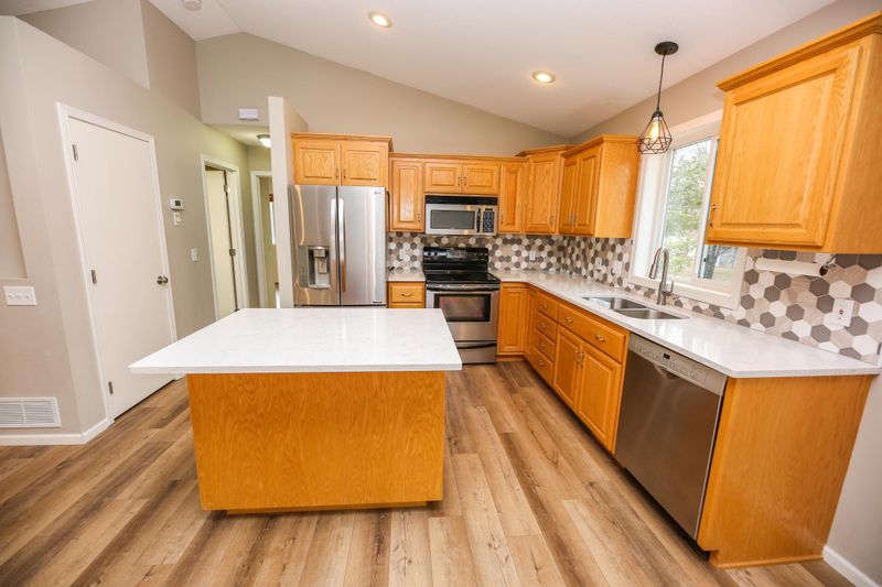 1906 E Golf Course Rd NE, Alexandria, MN 56308