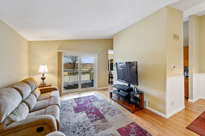 5265 Beachside Dr, Minnetonka, MN 55343