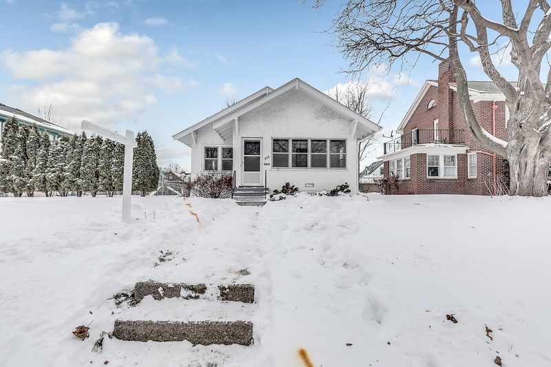 375 Lexington Pw S, Saint Paul, MN 55105