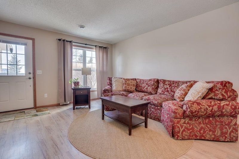 4810 149th St N #2, Hugo, MN 55038