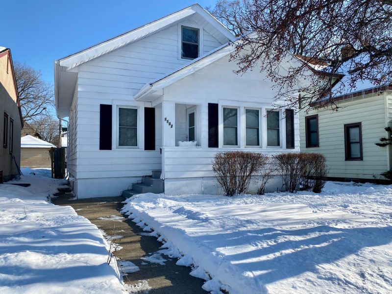 1102 11th Ave SE, Minneapolis, MN 55414