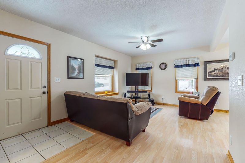 1040 East Ave, Zumbrota, MN 55992