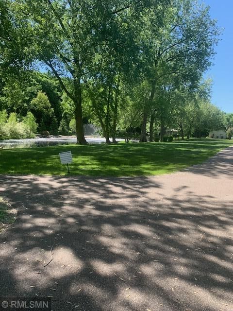 4527 Shady Beach Cir, Maple Plain, MN 55359