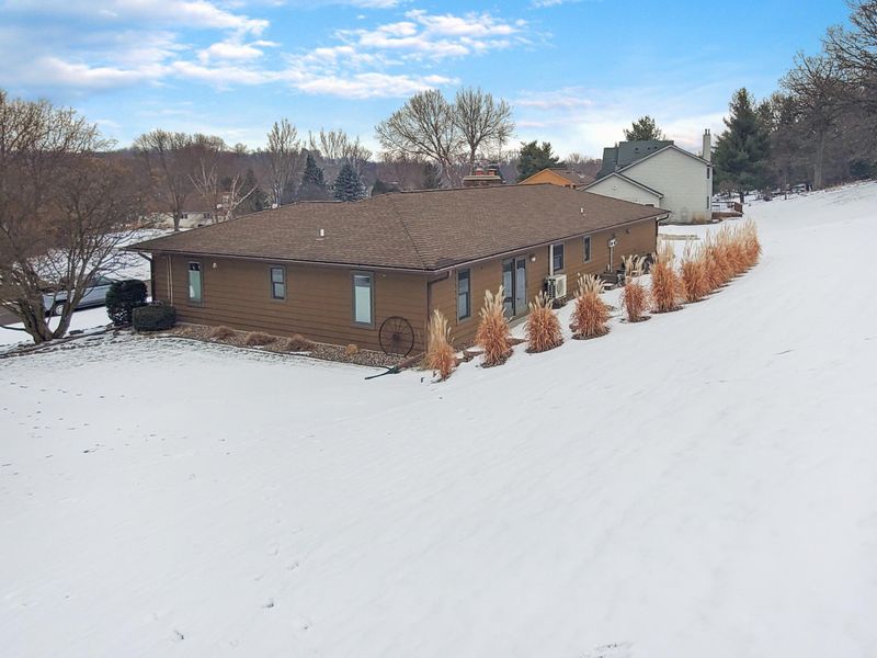 1412 Willow Ln SW, Rochester, MN 55902