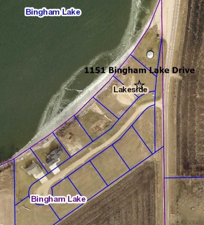 1151 Bingham Lake Dr, Bingham Lake, MN 56118