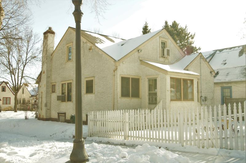 543 Saratoga St S, Saint Paul, MN 55116
