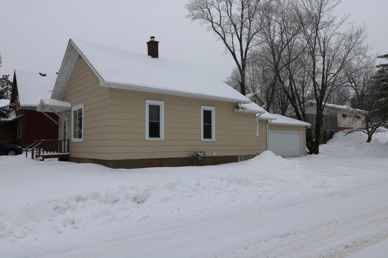 1665 2nd Ave, Cumberland, WI 54829
