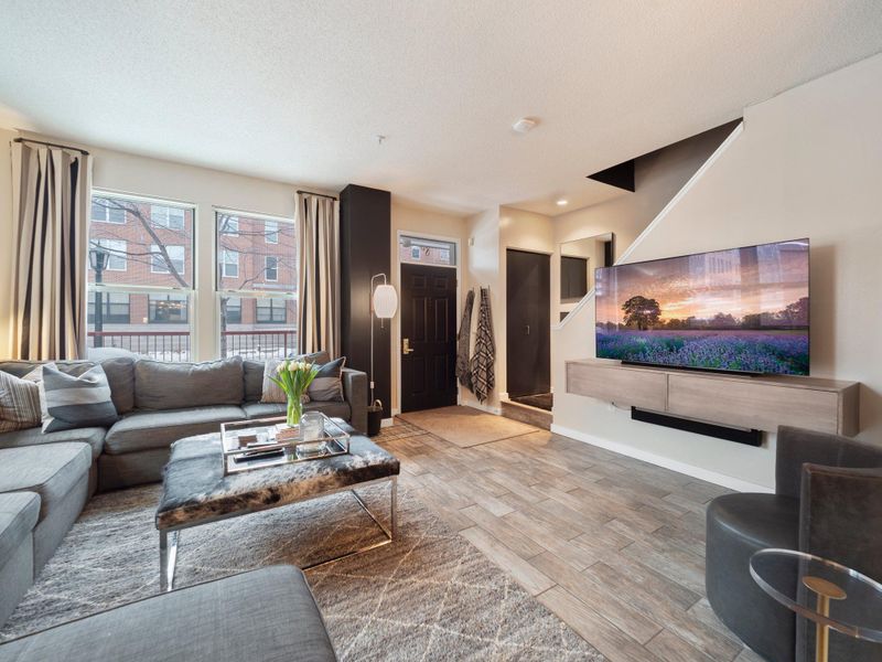 575 N 1st St #107, Minneapolis, MN 55401