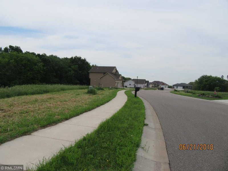 1885 Christy Dr, Carver, MN 55315