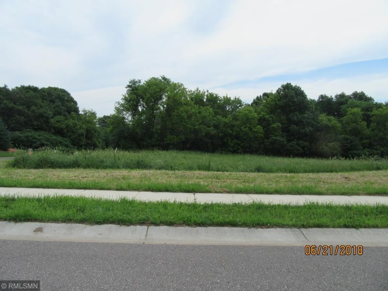 1885 Christy Dr, Carver, MN 55315