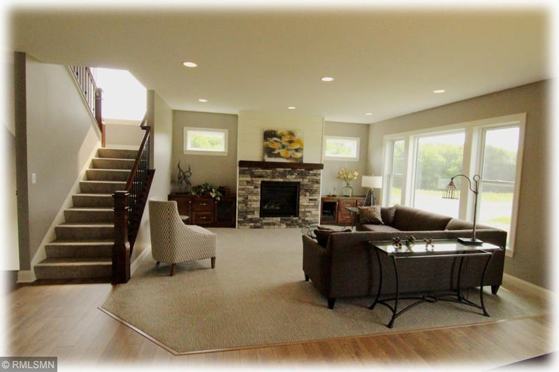 111 Forner Ln, Carver, MN 55315