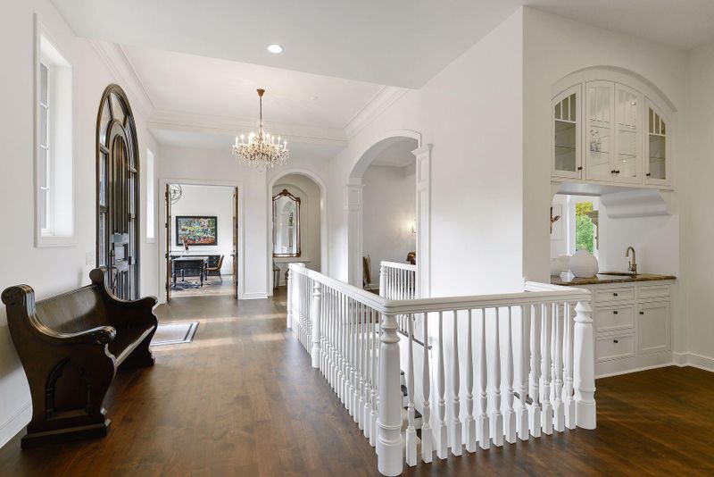 6824 Valley View Rd, Edina, MN 55439