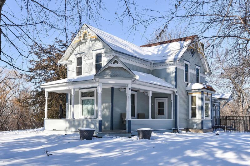 2562 Hamel Rd, Hamel, MN 55340